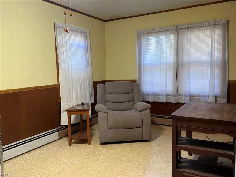 Photo 3 of 18 residential for sale in Franklin virginia