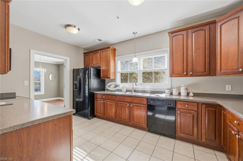 Photo 10 of 45 residential for sale in Norfolk virginia