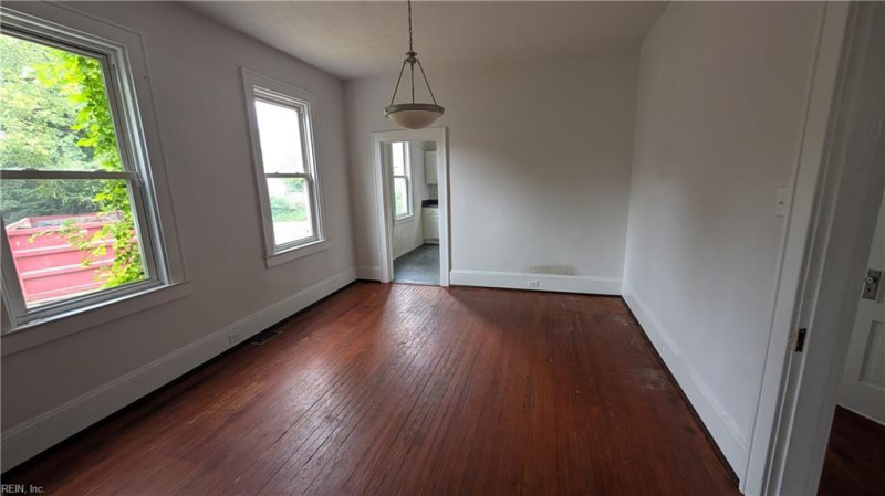 Photo 11 of 14 residential for sale in Hampton virginia