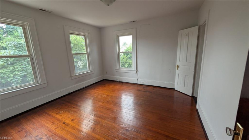 Photo 4 of 14 residential for sale in Hampton virginia