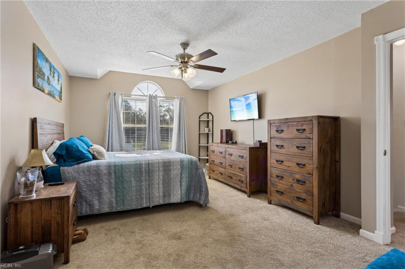 Photo 26 of 48 residential for sale in Gloucester County virginia