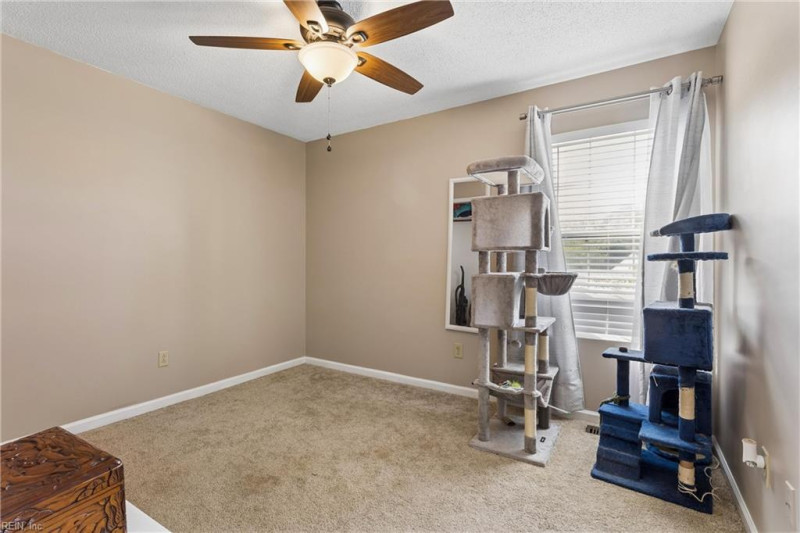 Photo 32 of 48 residential for sale in Gloucester County virginia