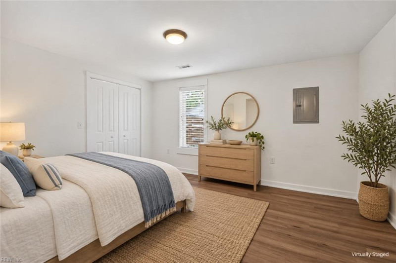 Photo 11 of 33 residential for sale in Norfolk virginia
