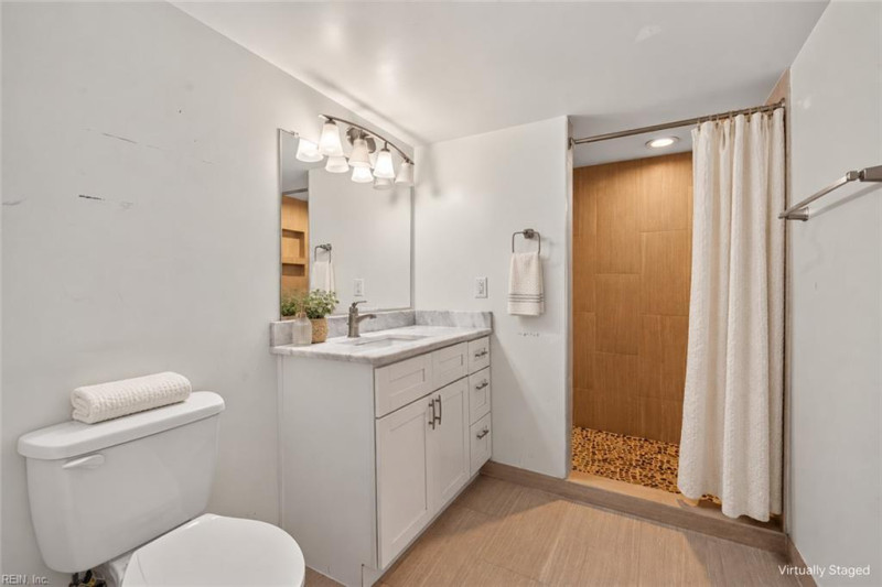 Photo 13 of 33 residential for sale in Norfolk virginia