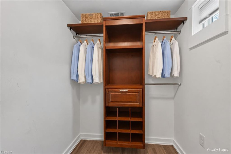 Photo 14 of 33 residential for sale in Norfolk virginia