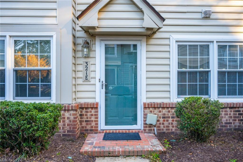 Photo 1 of 34 residential for sale in Chesapeake virginia
