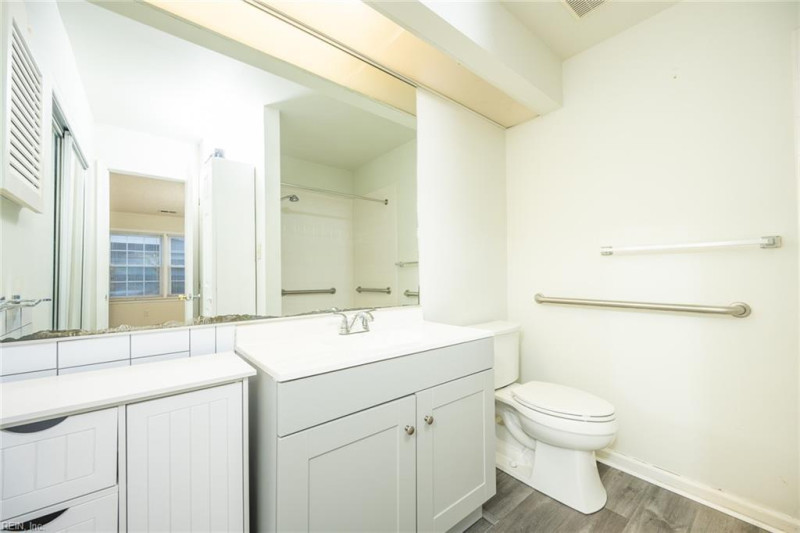 Photo 17 of 34 residential for sale in Chesapeake virginia