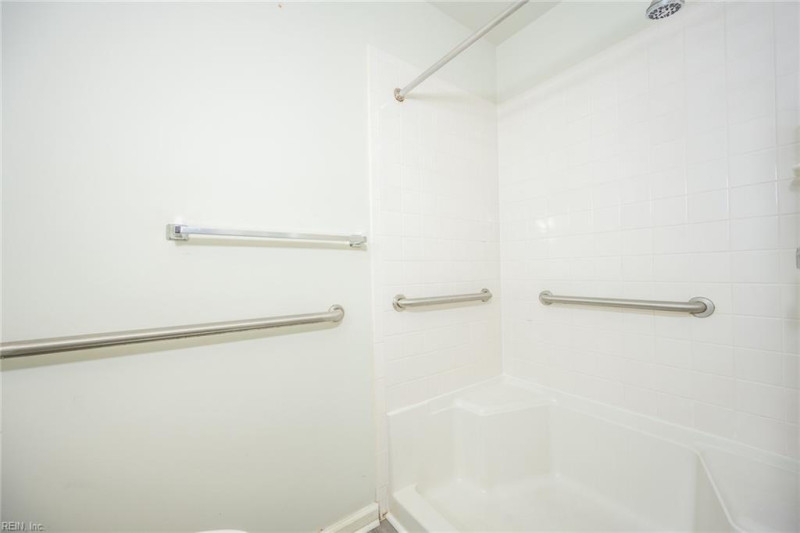 Photo 18 of 34 residential for sale in Chesapeake virginia