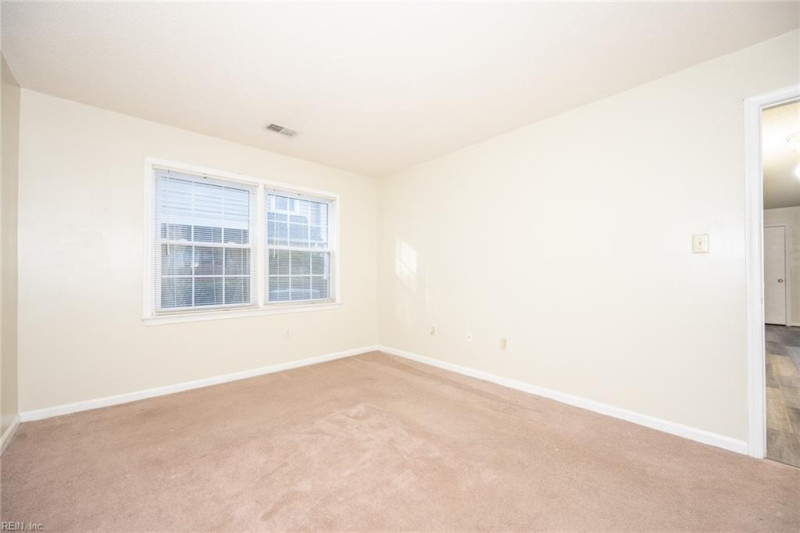 Photo 19 of 34 residential for sale in Chesapeake virginia