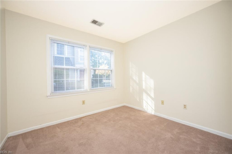 Photo 20 of 34 residential for sale in Chesapeake virginia
