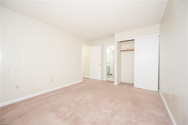 Photo 21 of 34 residential for sale in Chesapeake virginia