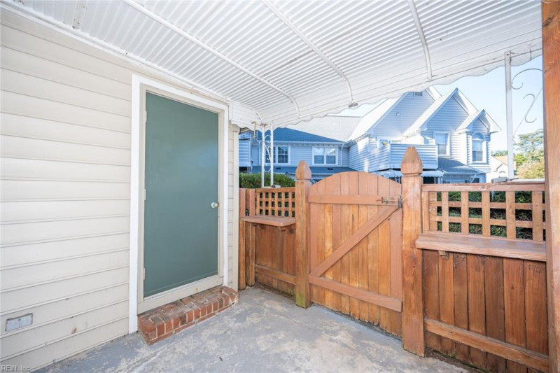 Photo 27 of 34 residential for sale in Chesapeake virginia
