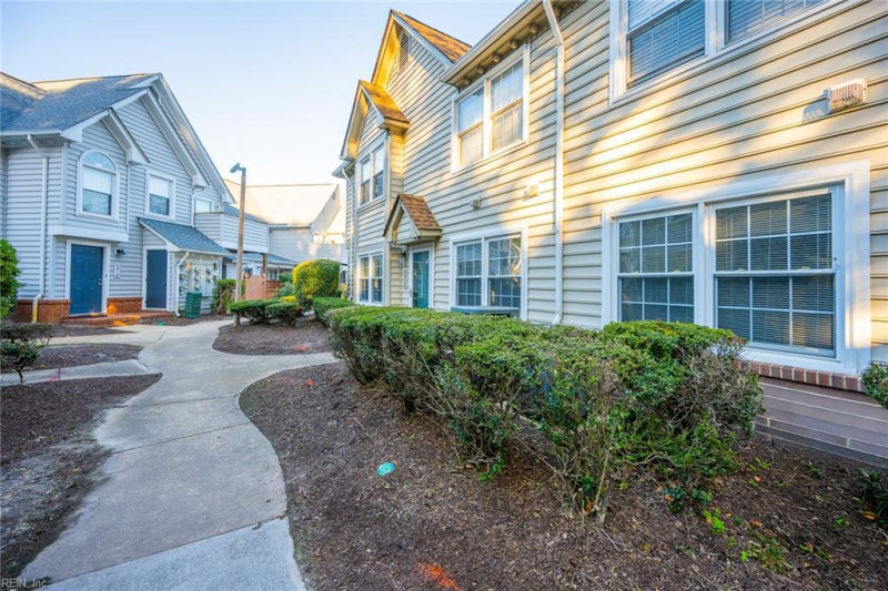 Photo 33 of 34 residential for sale in Chesapeake virginia