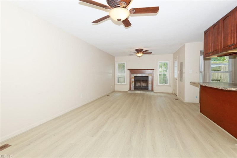 Photo 12 of 30 residential for sale in Poquoson virginia