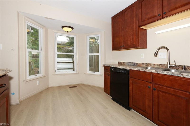 Photo 14 of 30 residential for sale in Poquoson virginia