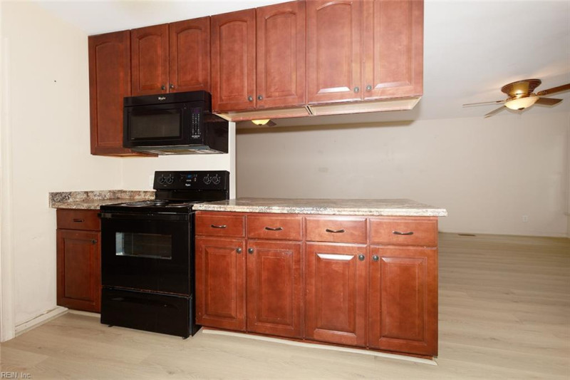Photo 15 of 30 residential for sale in Poquoson virginia