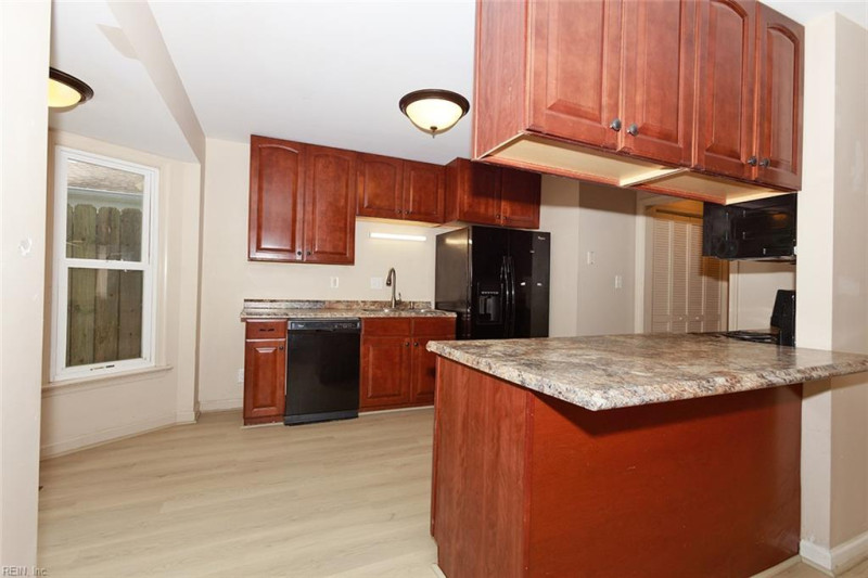 Photo 17 of 30 residential for sale in Poquoson virginia