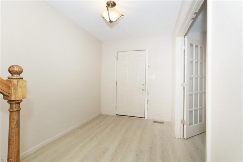 Photo 3 of 30 residential for sale in Poquoson virginia