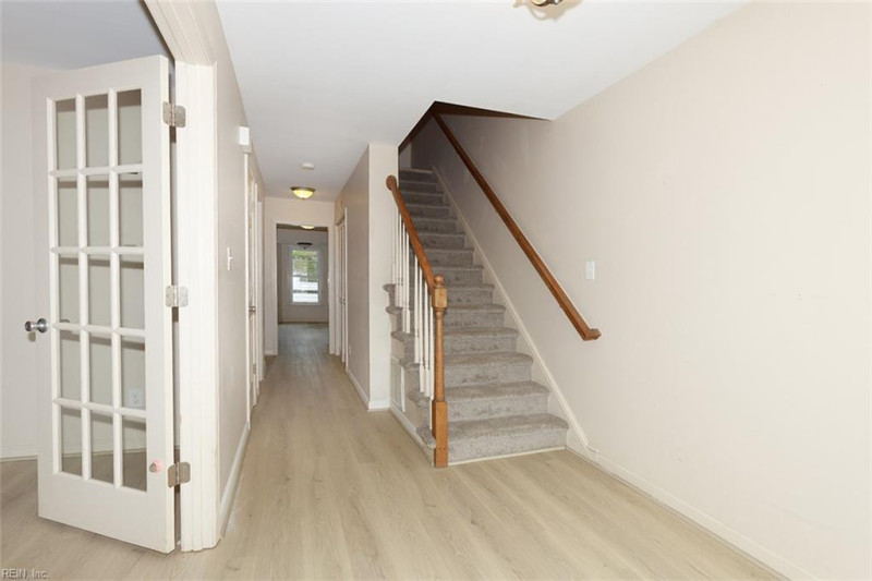 Photo 4 of 30 residential for sale in Poquoson virginia