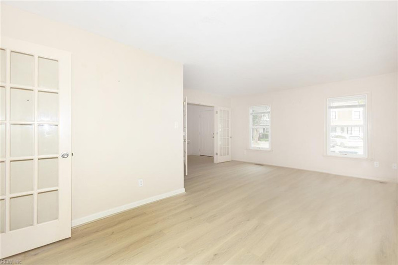 Photo 7 of 30 residential for sale in Poquoson virginia