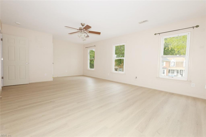 Photo 9 of 30 residential for sale in Poquoson virginia