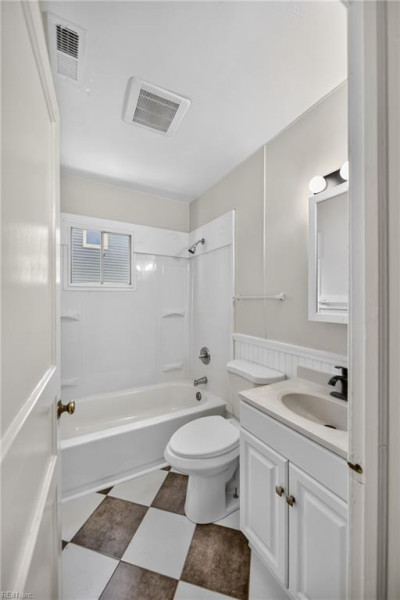 Photo 12 of 26 residential for sale in Norfolk virginia