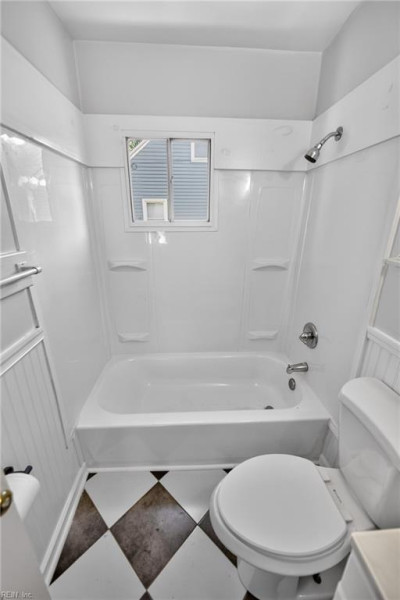 Photo 14 of 26 residential for sale in Norfolk virginia