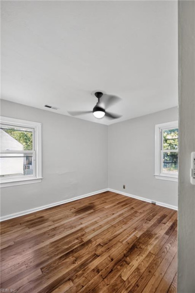 Photo 15 of 26 residential for sale in Norfolk virginia