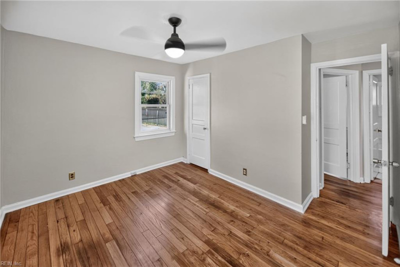 Photo 17 of 26 residential for sale in Norfolk virginia