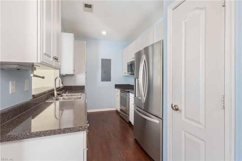 Photo 11 of 29 residential for sale in Virginia Beach virginia