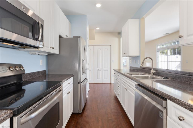 Photo 13 of 29 residential for sale in Virginia Beach virginia