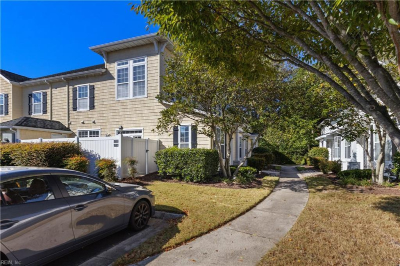 Photo 3 of 29 residential for sale in Virginia Beach virginia
