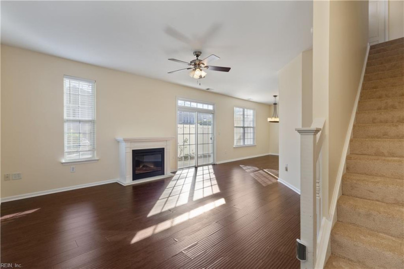 Photo 5 of 29 residential for sale in Virginia Beach virginia
