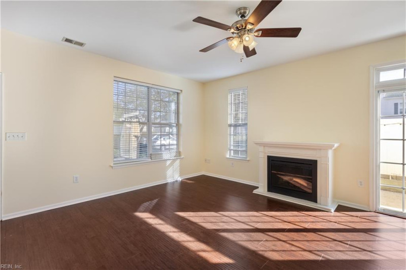 Photo 6 of 29 residential for sale in Virginia Beach virginia