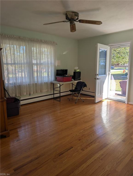 Photo 14 of 28 residential for sale in Chesapeake virginia