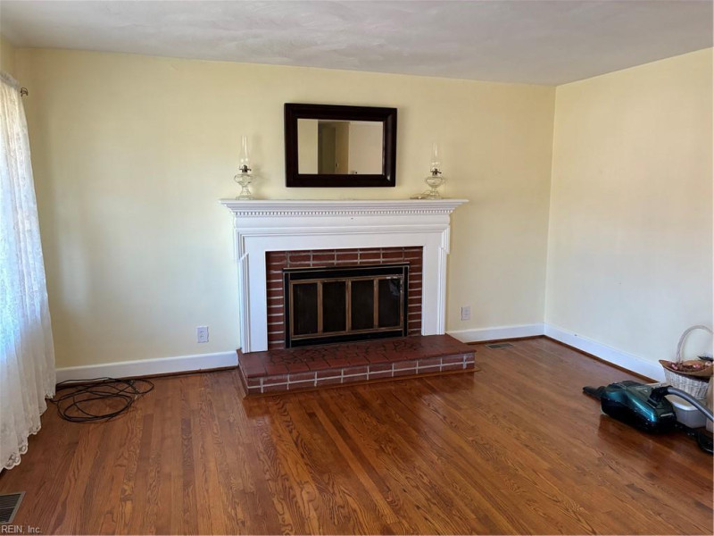 Photo 2 of 28 residential for sale in Chesapeake virginia
