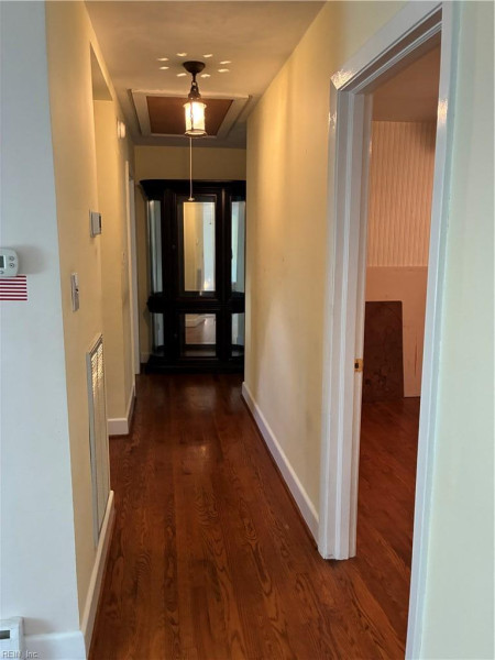 Photo 20 of 28 residential for sale in Chesapeake virginia