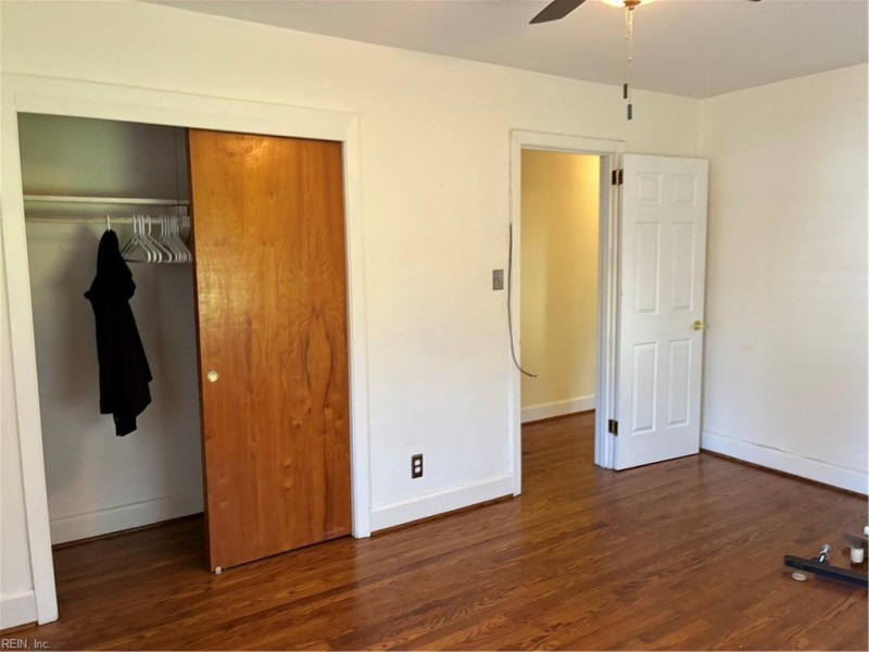Photo 6 of 28 residential for sale in Chesapeake virginia