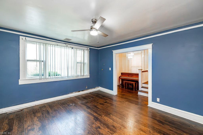 Photo 12 of 49 residential for sale in Norfolk virginia