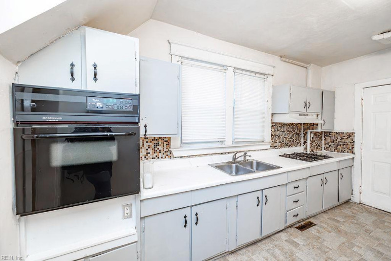 Photo 16 of 49 residential for sale in Norfolk virginia