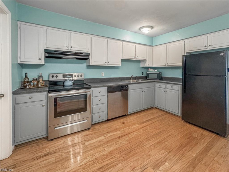 Photo 7 of 19 residential for sale in Virginia Beach virginia