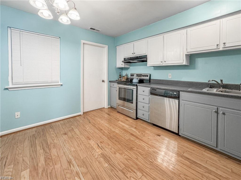 Photo 8 of 19 residential for sale in Virginia Beach virginia