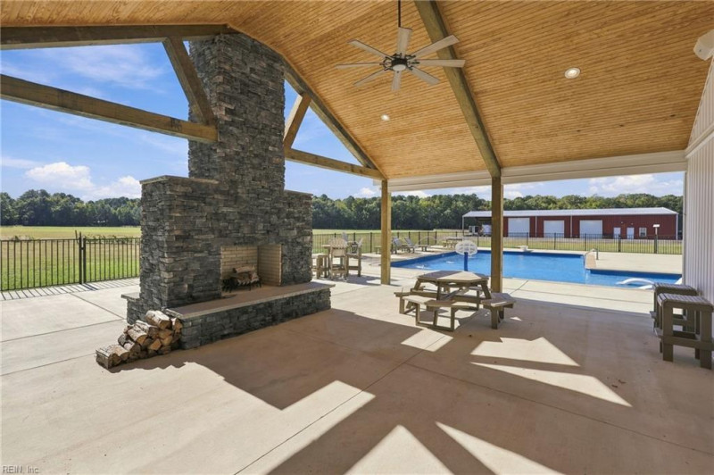 Photo 10 of 49 residential for sale in Chesapeake virginia
