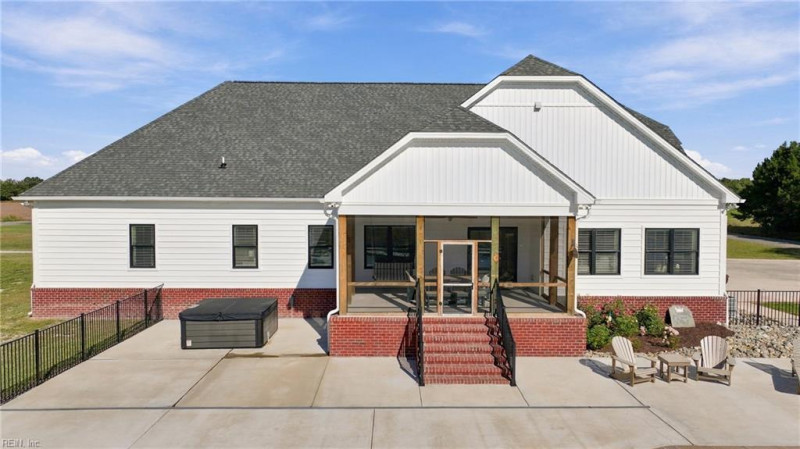 Photo 13 of 49 residential for sale in Chesapeake virginia