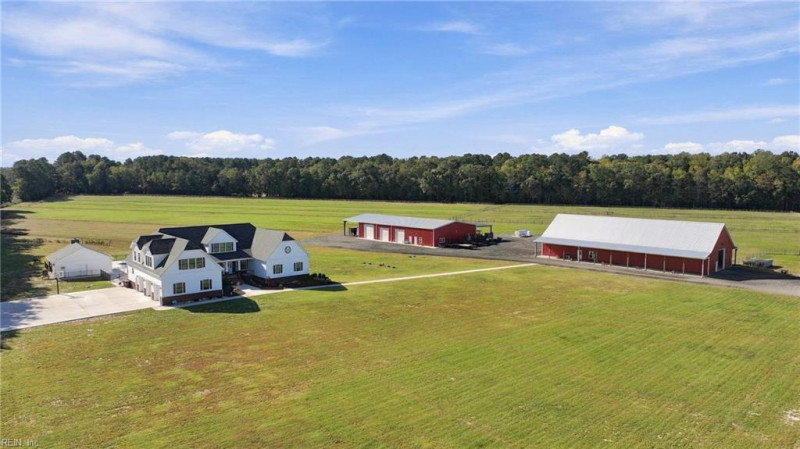 Photo 4 of 49 residential for sale in Chesapeake virginia