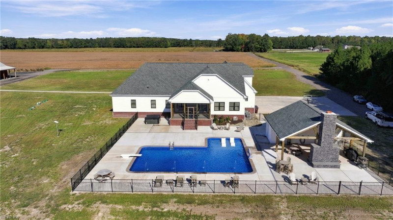 Photo 5 of 49 residential for sale in Chesapeake virginia