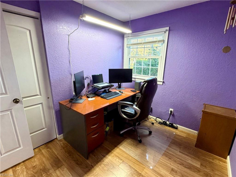 Photo 15 of 17 residential for sale in Chesapeake virginia