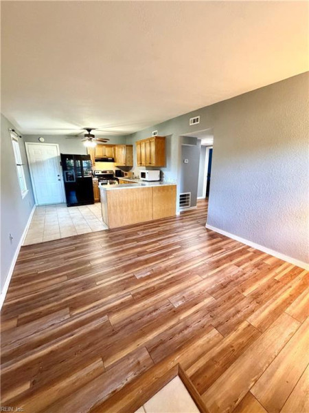 Photo 2 of 17 residential for sale in Chesapeake virginia
