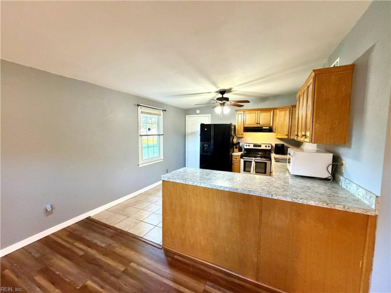 Photo 7 of 17 residential for sale in Chesapeake virginia