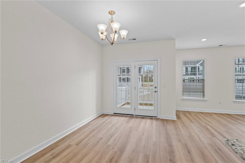 Photo 11 of 22 residential for sale in Chesapeake virginia